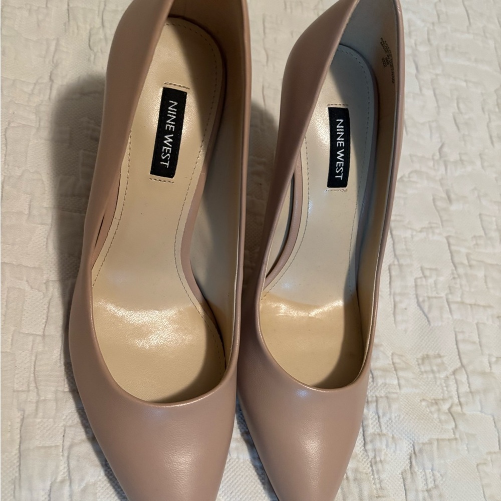 Nine West Women's Tan Pumps